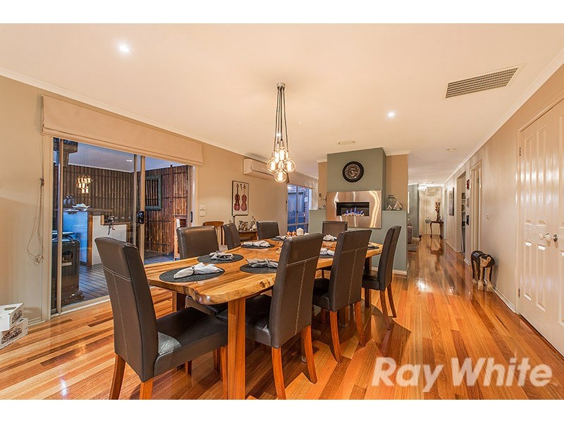 21 Forest Oak Court, Cranbourne VIC 3977