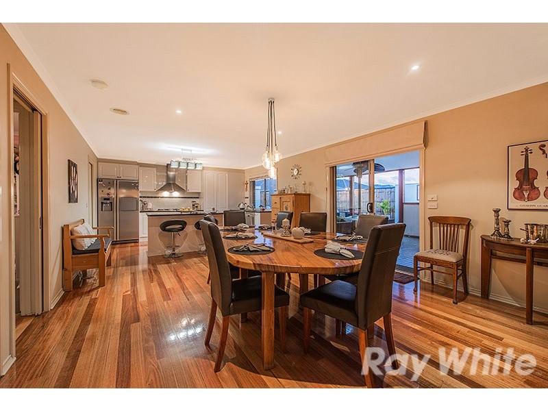 21 Forest Oak Court, Cranbourne VIC 3977