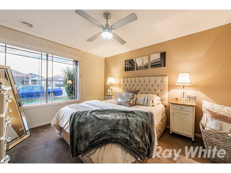 21 Forest Oak Court, Cranbourne VIC 3977