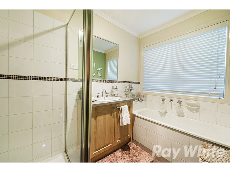 21 Forest Oak Court, Cranbourne VIC 3977