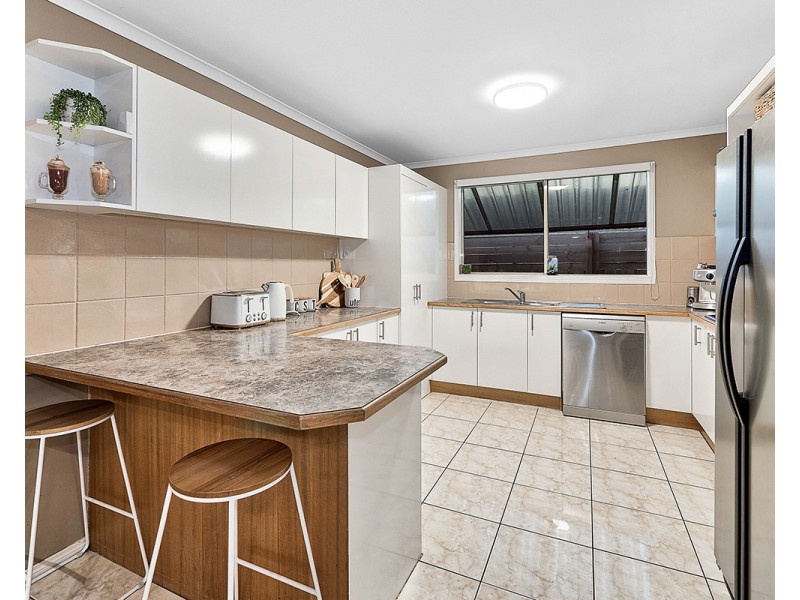 5 Geebung Road, Cranbourne West VIC 3977