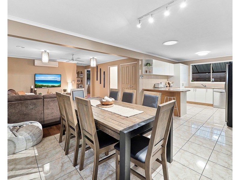 5 Geebung Road, Cranbourne West VIC 3977