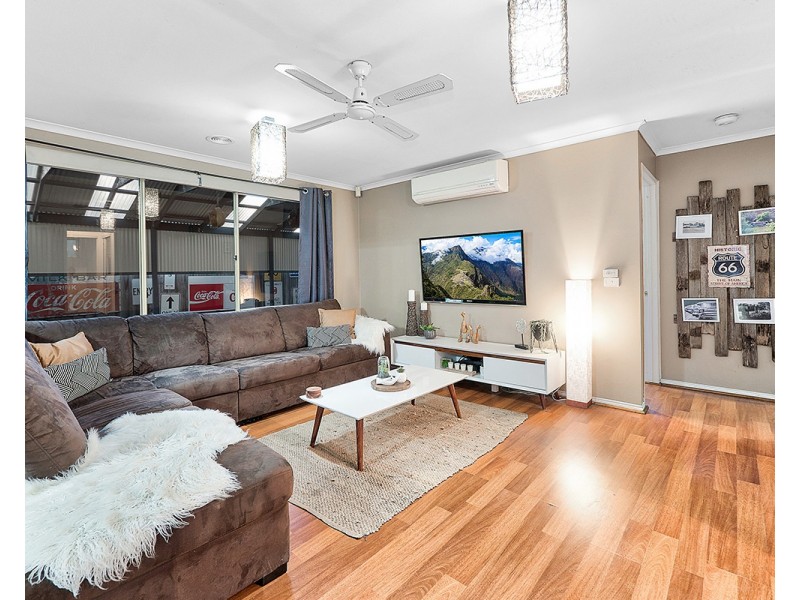 5 Geebung Road, Cranbourne West VIC 3977