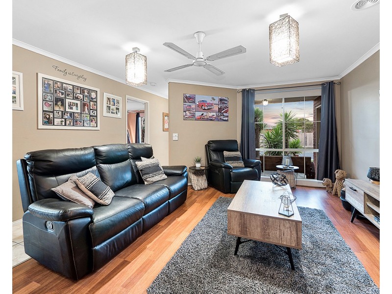 5 Geebung Road, Cranbourne West VIC 3977