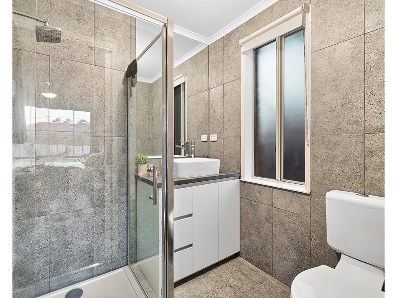 5 Geebung Road, Cranbourne West VIC 3977