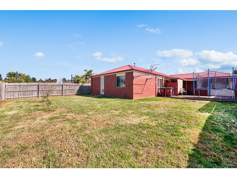 26 Genista Road, Cranbourne West VIC 3977
