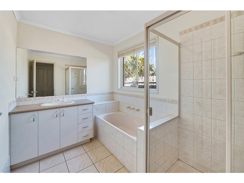 26 Genista Road, Cranbourne West VIC 3977