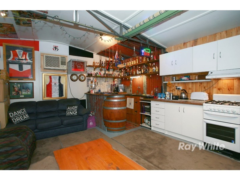 38 Gipps Crescent, Cranbourne North VIC 3977