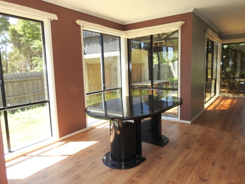 11 Glenshee Drive, Lynbrook VIC 3975