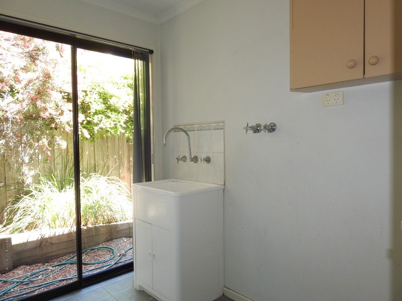 11 Glenshee Drive, Lynbrook VIC 3975