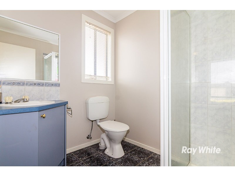 5 Gowrie Place, Cranbourne West VIC 3977