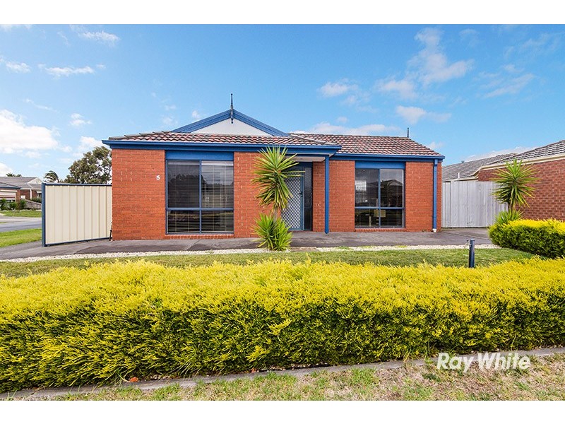 5 Gowrie Place, Cranbourne West VIC 3977