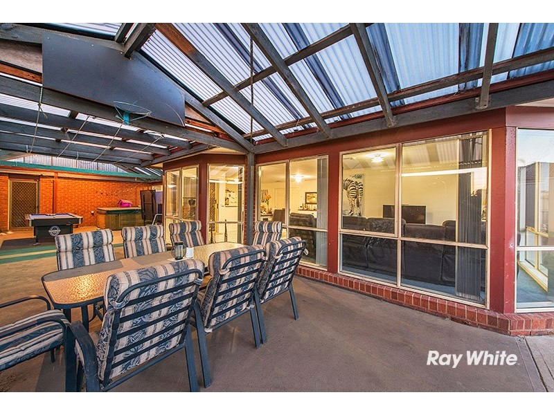 1 Greenbriar Way, Cranbourne West VIC 3977