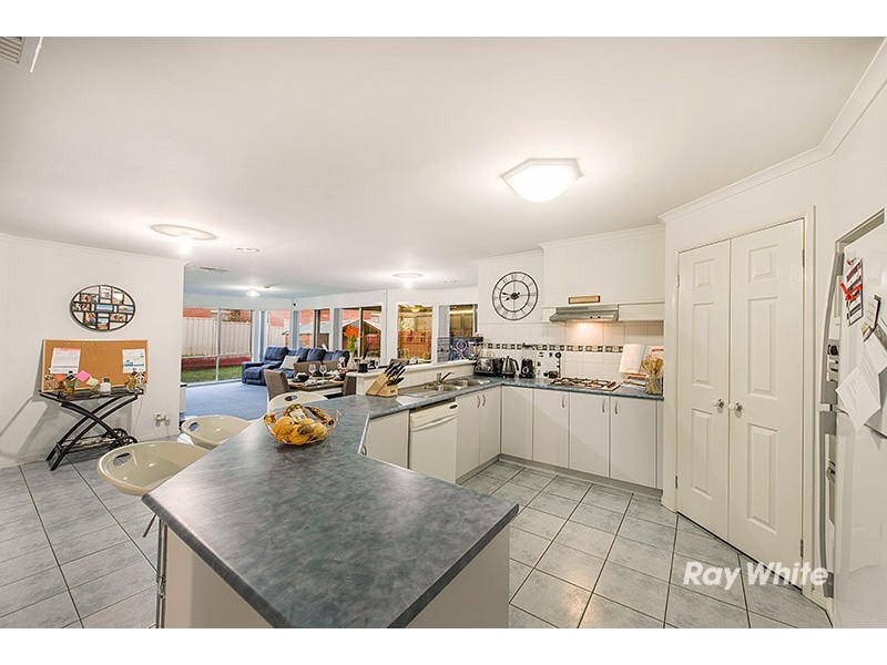 1 Greenbriar Way, Cranbourne West VIC 3977