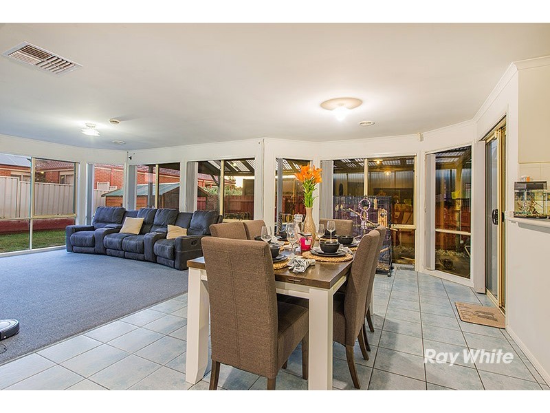 1 Greenbriar Way, Cranbourne West VIC 3977