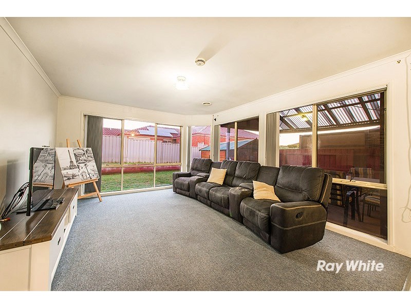 1 Greenbriar Way, Cranbourne West VIC 3977
