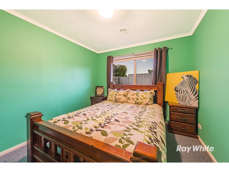 1 Greenbriar Way, Cranbourne West VIC 3977