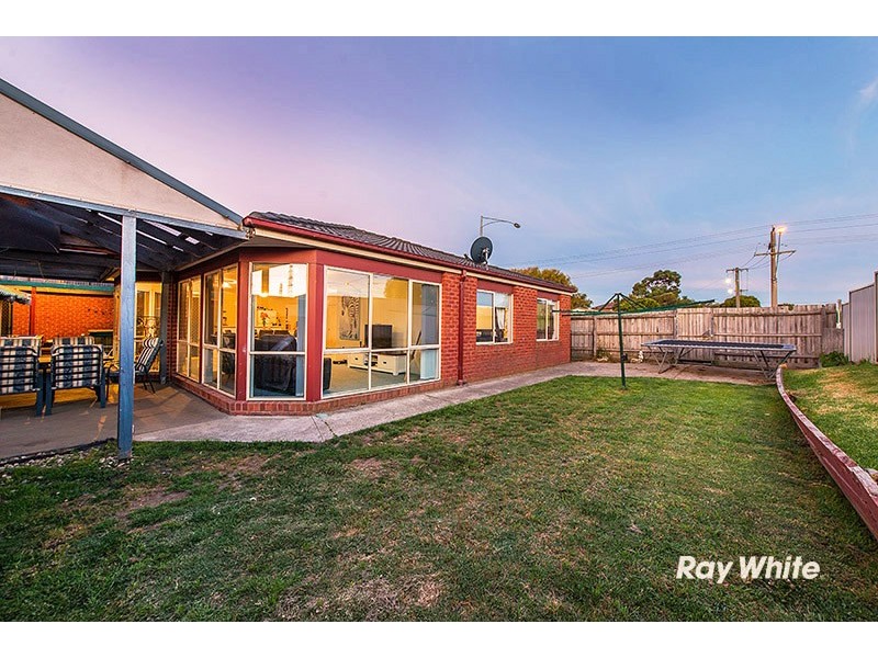 1 Greenbriar Way, Cranbourne West VIC 3977