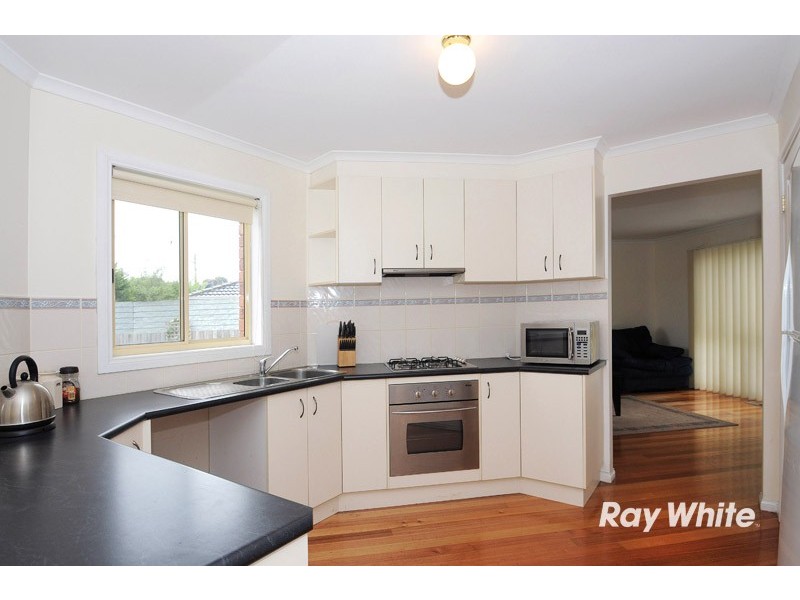 6 Greenbriar Way, Cranbourne West VIC 3977