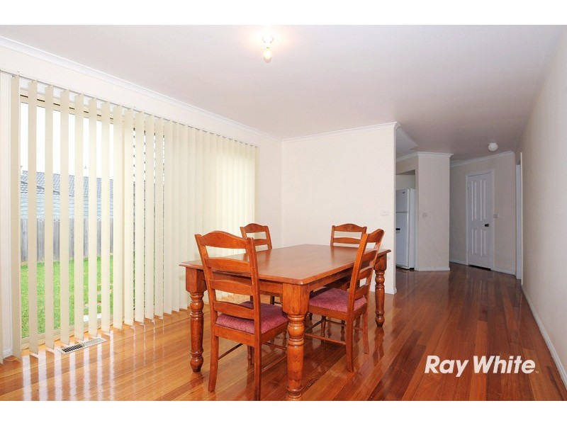 6 Greenbriar Way, Cranbourne West VIC 3977