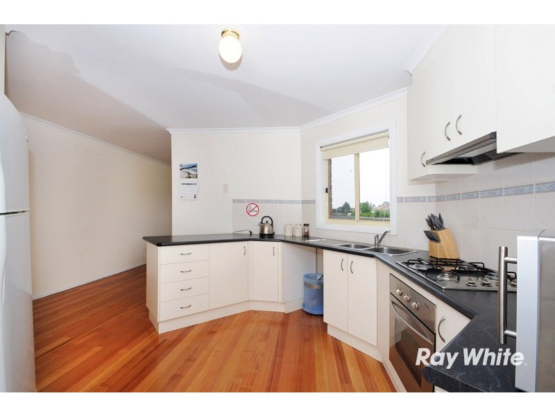 6 Greenbriar Way, Cranbourne West VIC 3977