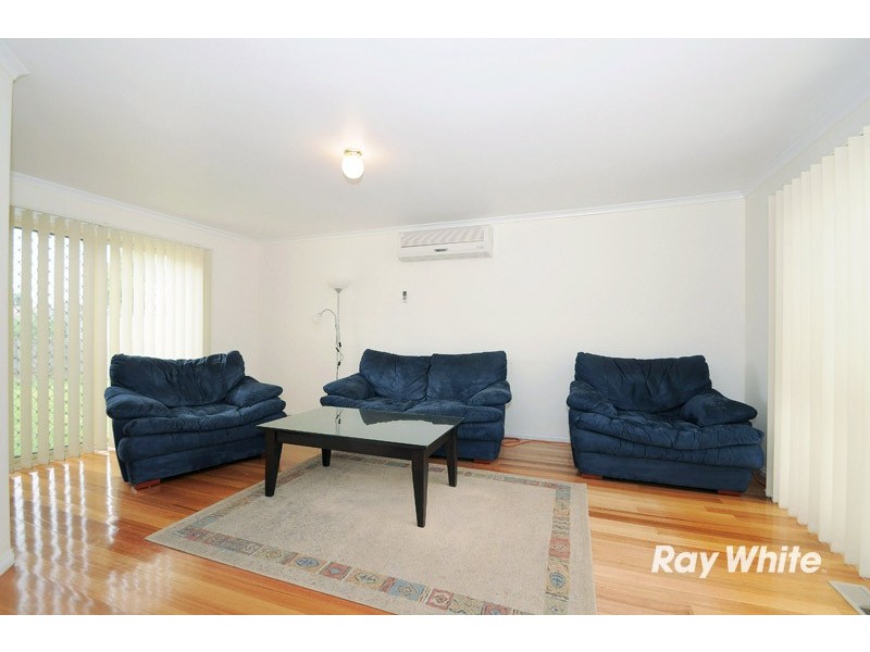 6 Greenbriar Way, Cranbourne West VIC 3977