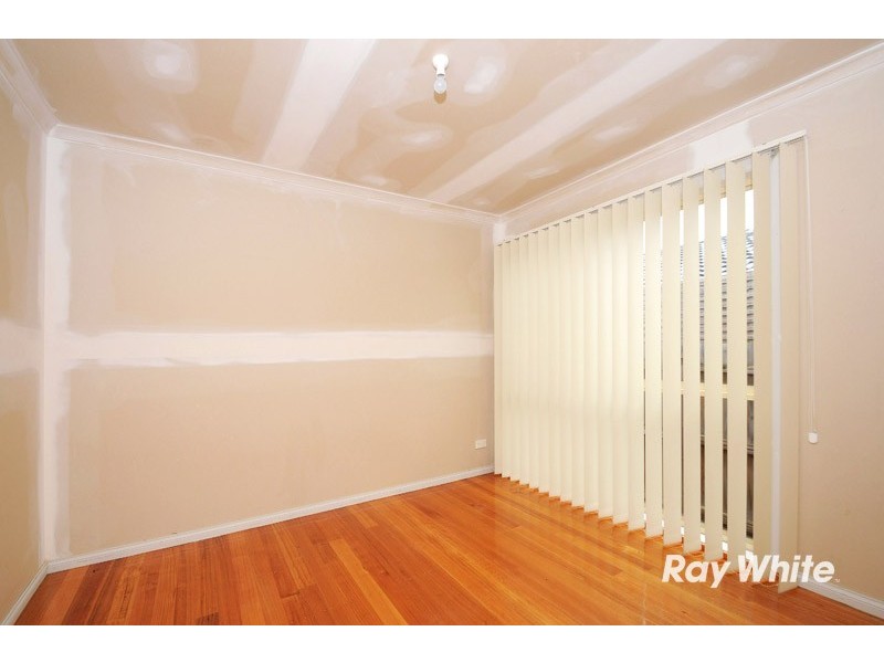 6 Greenbriar Way, Cranbourne West VIC 3977