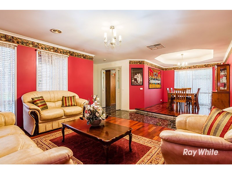 24 Horsfield Street, Cranbourne North VIC 3977