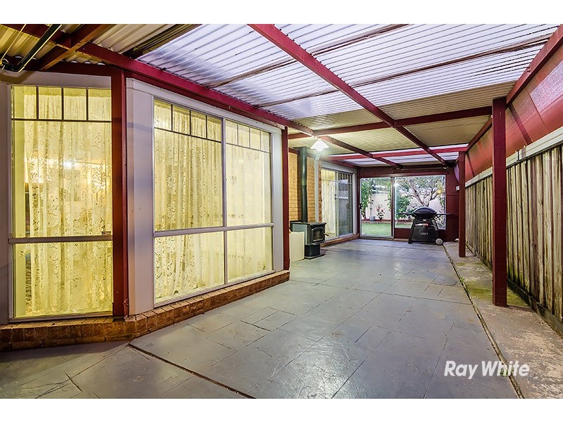 24 Horsfield Street, Cranbourne North VIC 3977