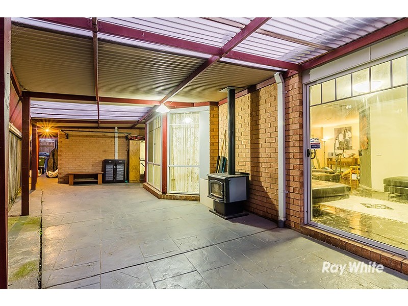 24 Horsfield Street, Cranbourne North VIC 3977