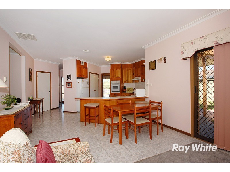 90 Hoysted Avenue, Cranbourne North VIC 3977