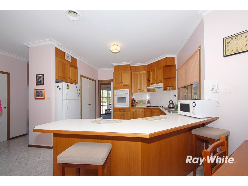 90 Hoysted Avenue, Cranbourne North VIC 3977