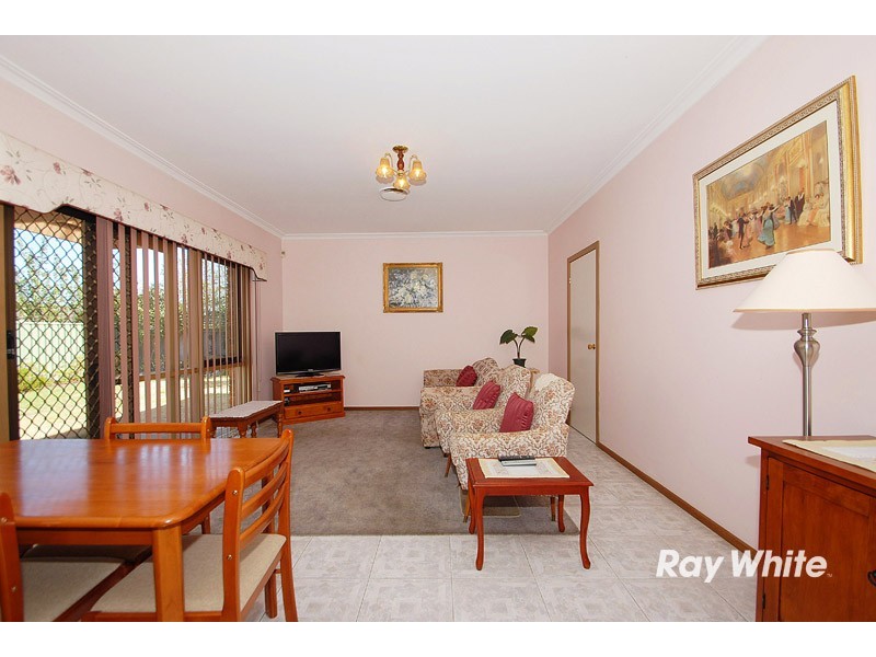 90 Hoysted Avenue, Cranbourne North VIC 3977