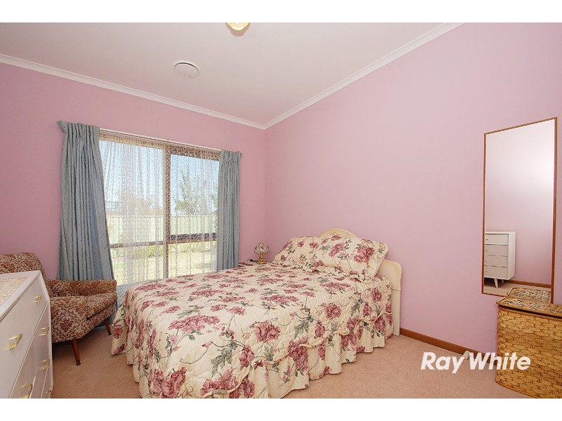 90 Hoysted Avenue, Cranbourne North VIC 3977