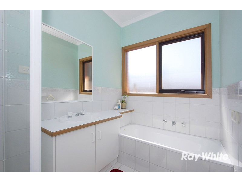 90 Hoysted Avenue, Cranbourne North VIC 3977