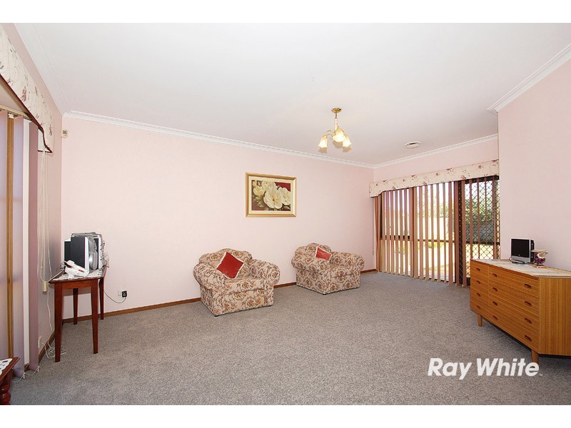 90 Hoysted Avenue, Cranbourne North VIC 3977