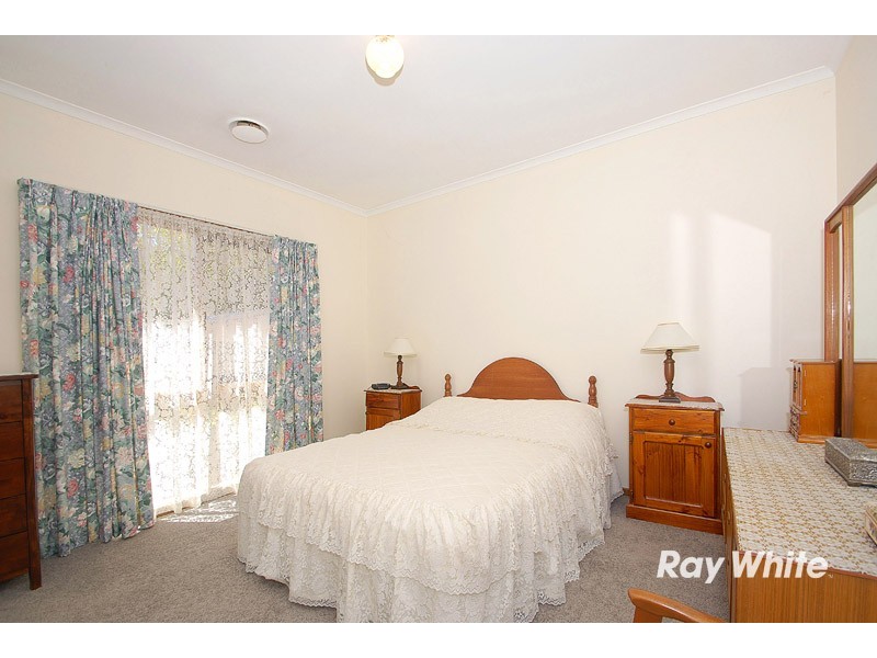 90 Hoysted Avenue, Cranbourne North VIC 3977