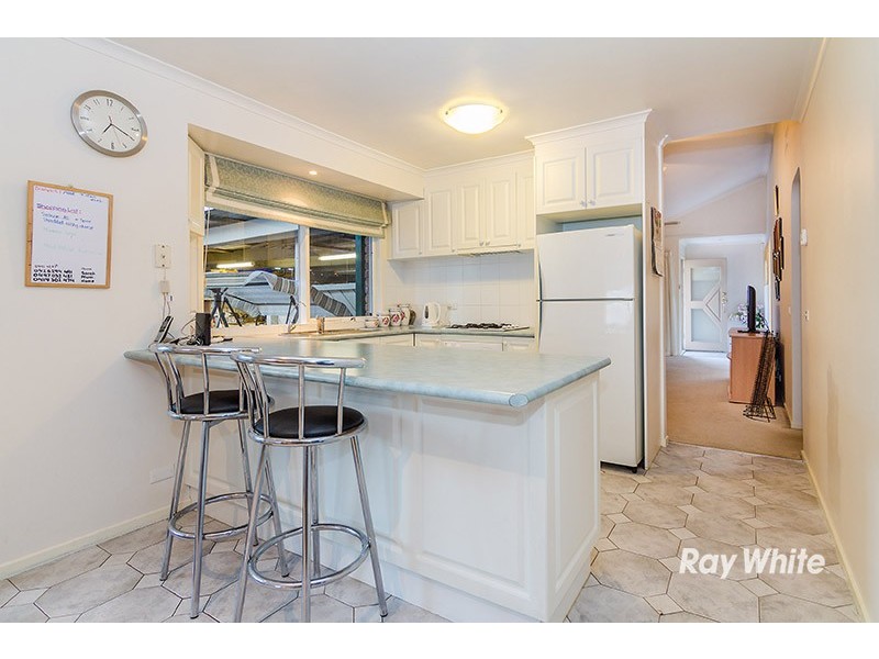 6 Hoysted Avenue, Cranbourne North VIC 3977