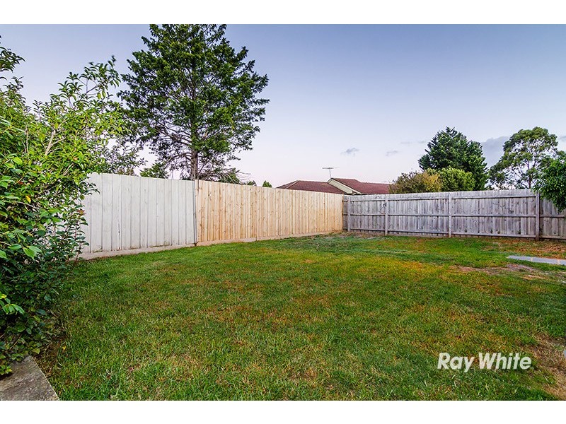6 Hoysted Avenue, Cranbourne North VIC 3977