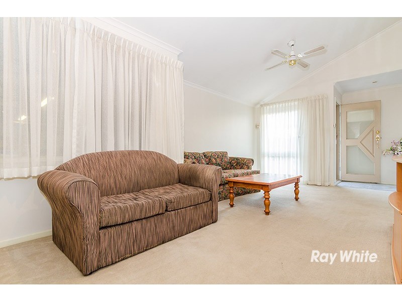 6 Hoysted Avenue, Cranbourne North VIC 3977