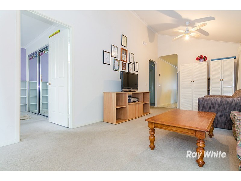 6 Hoysted Avenue, Cranbourne North VIC 3977