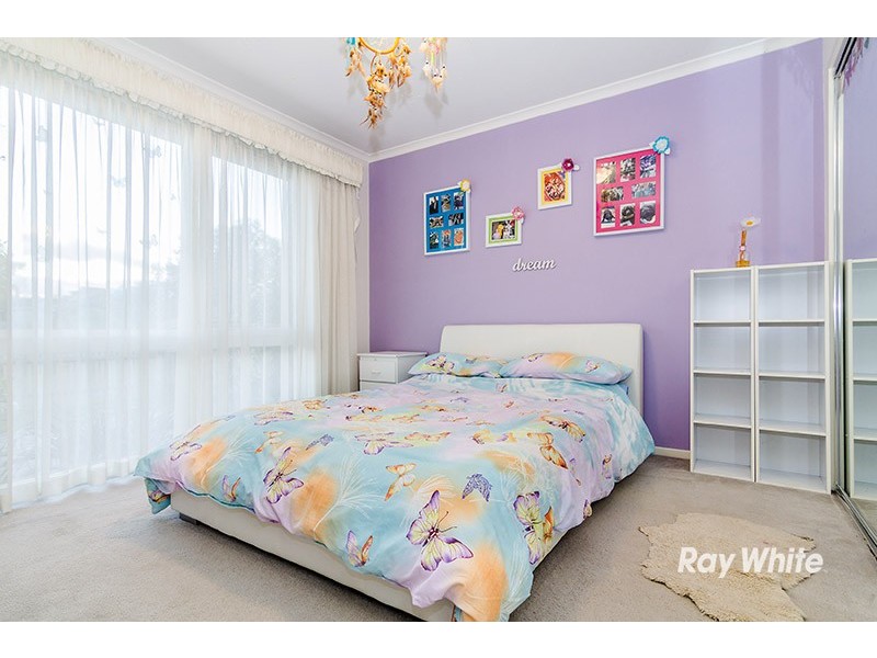 6 Hoysted Avenue, Cranbourne North VIC 3977