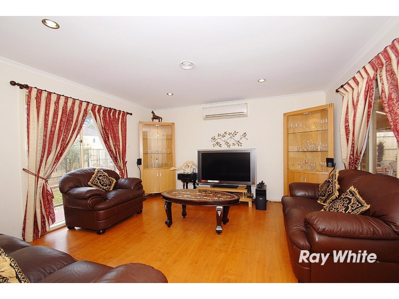 4 Jagger Circuit, Cranbourne East VIC 3977
