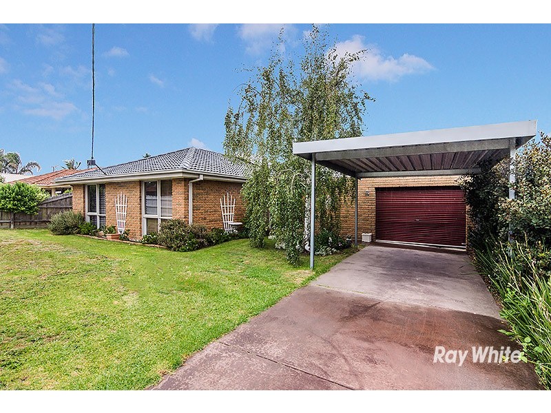 7 Joseph Banks Crescent, Cranbourne VIC 3977