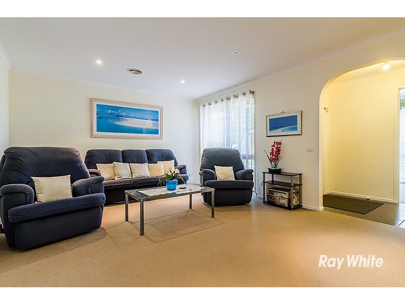 7 Joseph Banks Crescent, Cranbourne VIC 3977