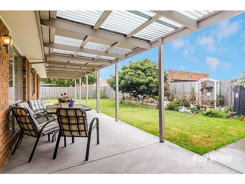 7 Joseph Banks Crescent, Cranbourne VIC 3977