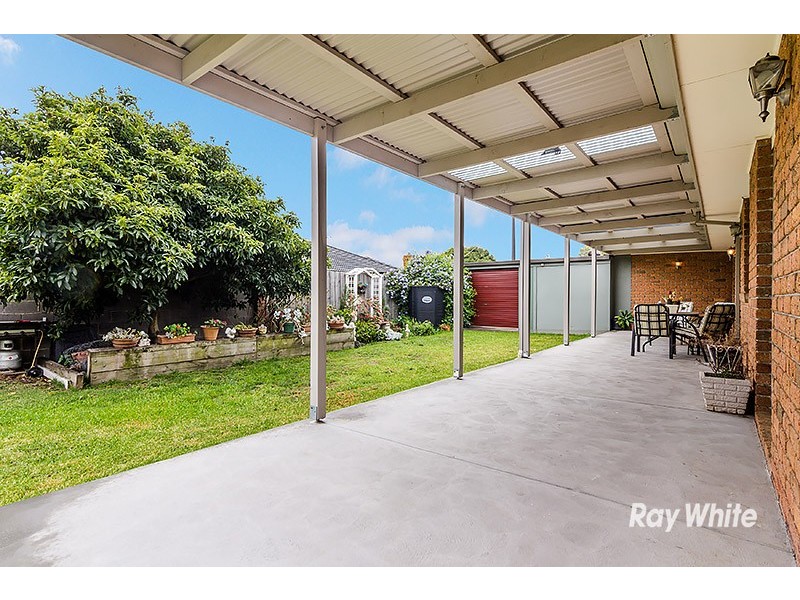 7 Joseph Banks Crescent, Cranbourne VIC 3977