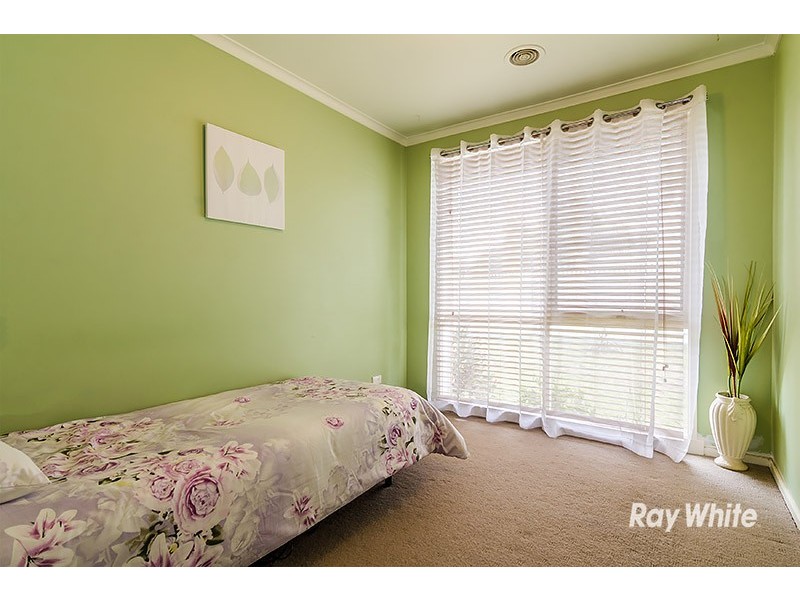 7 Joseph Banks Crescent, Cranbourne VIC 3977