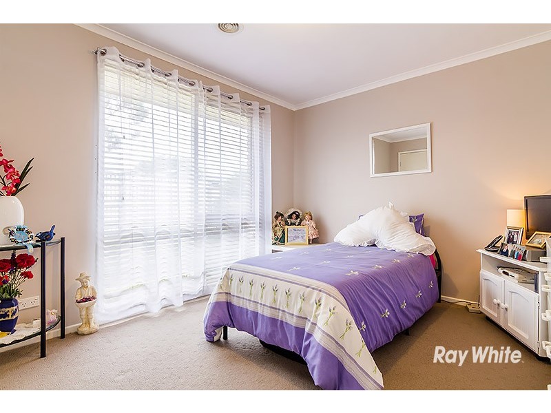 7 Joseph Banks Crescent, Cranbourne VIC 3977