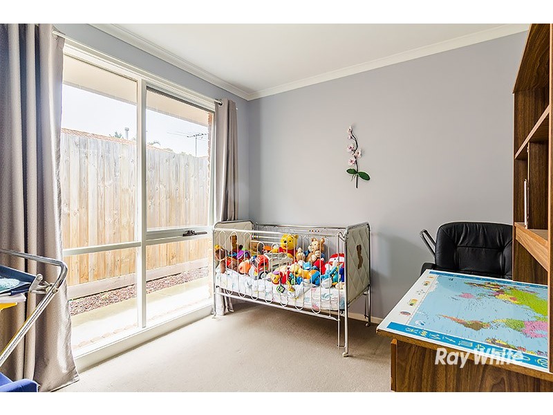 7 Joseph Banks Crescent, Cranbourne VIC 3977